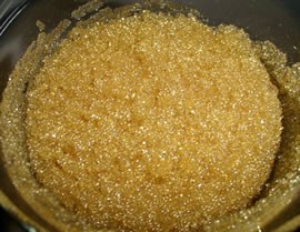 混床樹脂就是把一定比例的陽(yáng)、陰離子交換樹脂混合裝填于同一交換裝置中，對(duì)流體中的離子進(jìn)行交換、脫除。