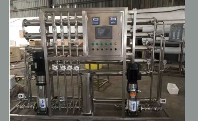       宏森環(huán)保所生產的設備經過廠家專業(yè)的設計生產可以長期穩(wěn)定的提供純化水，可滿足藥廠、醫(yī)院純化水制取、輸液制取的要求。宏森環(huán)保純化水系統(tǒng)可用于醫(yī)療器械、醫(yī)藥制劑、體外診斷試劑、制藥用水、血液凈化、血液透析、大輸液、生化制品用水、醫(yī)用無菌水、口服液用水、消毒室、醫(yī)院供應室、中央供水等。